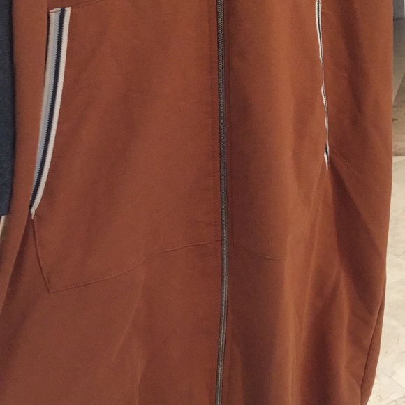 2 modest tracksuits. long sleeve - Picture 3 of 6